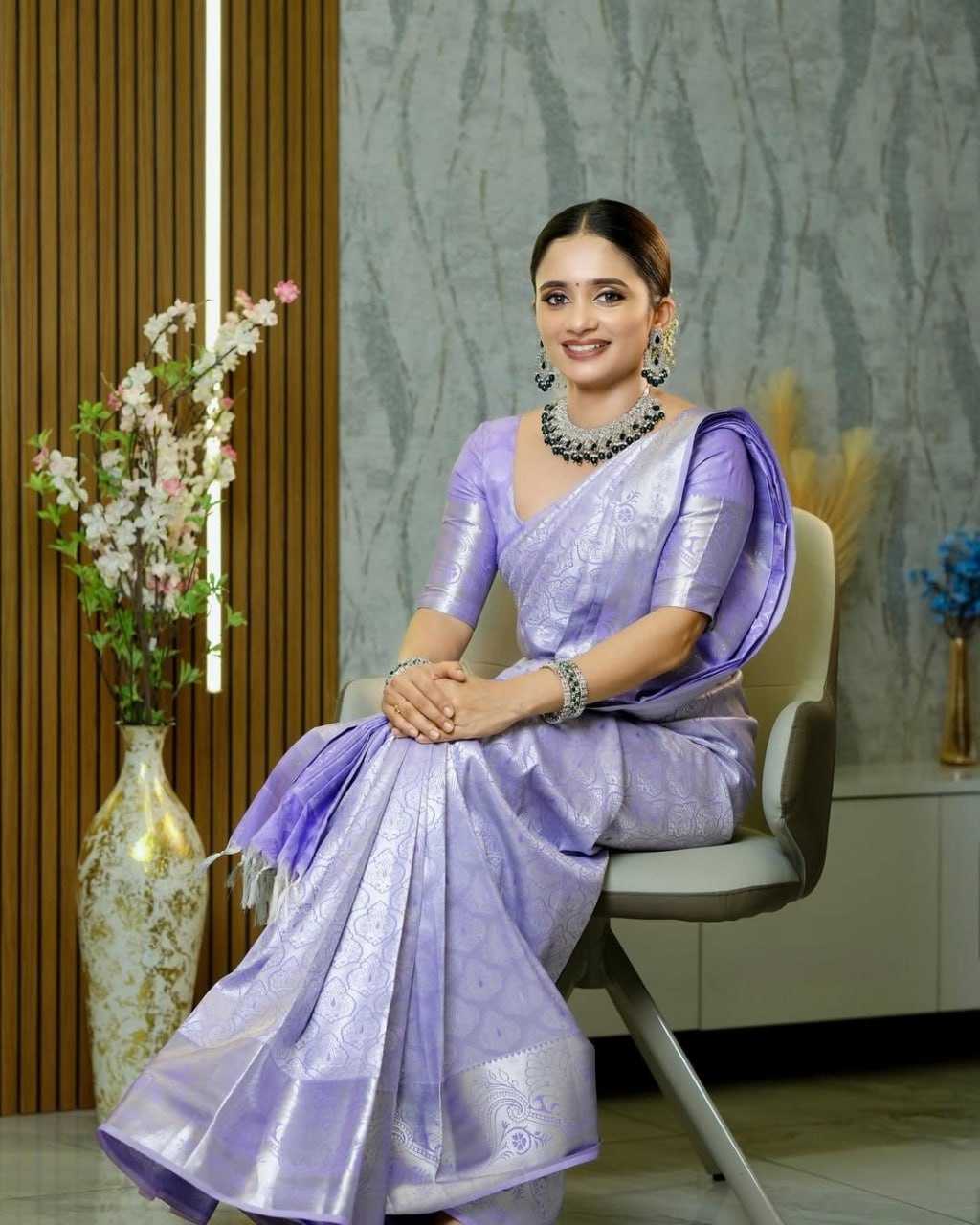 Lavender Silver Woven Silk Saree with Matching Blouse – Elegant Festive Wear - Image 4